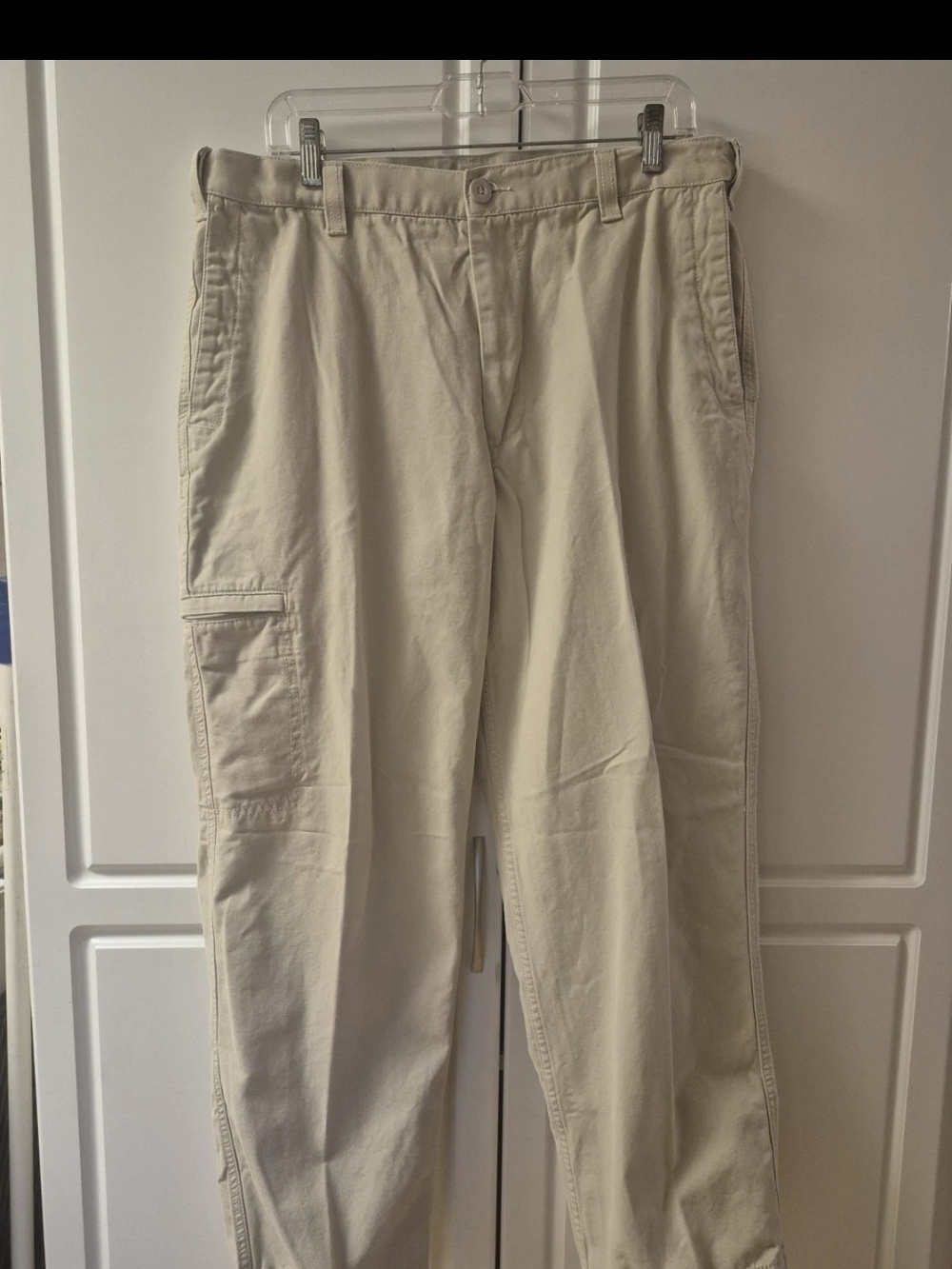 Dockers D3 Men's Cargo Khaki Pants 36x30. Zippered cargo pockets